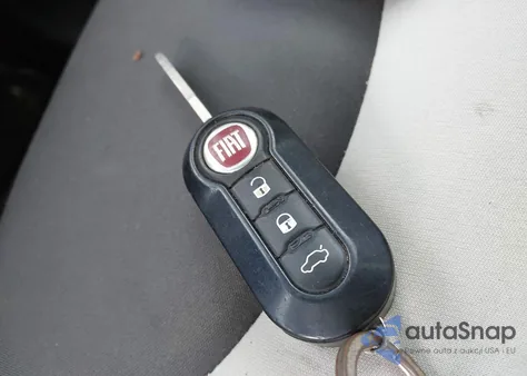 2014 Fiat 500L Easy z USA, uszkodzony, nr VIN ZFBCFABH1EZ001345